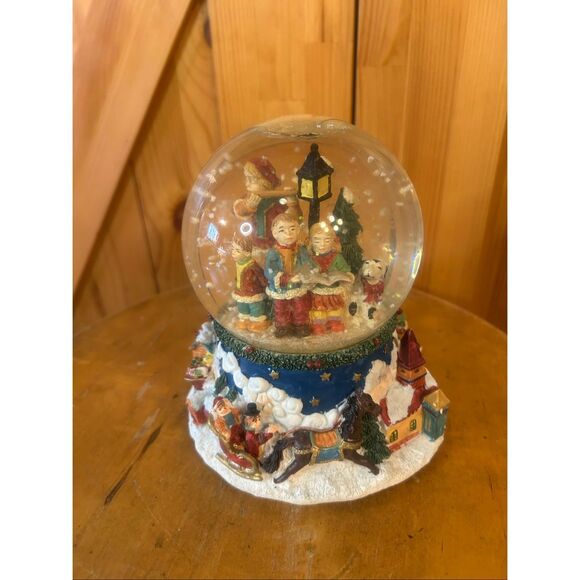 Vintage holiday workshop 100MM musical snow globe (5873) - Picture 7 of 10